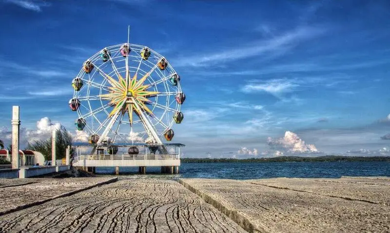 Đảo Batam l&yacute; tưởng để nghỉ dưỡng b&ecirc;n l&agrave;n nước xanh tại Indonesia 9