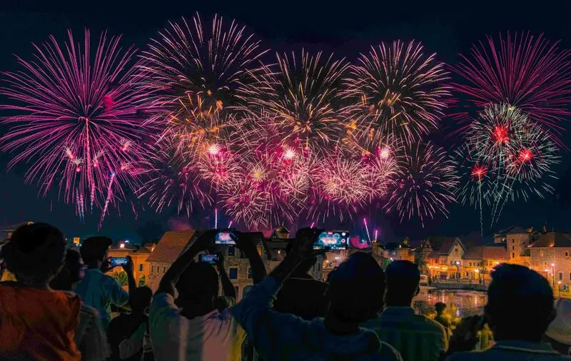 Du lịch Dubai Tết trải nghiệm bầu kh&ocirc;ng kh&iacute; giao thoa văn h&oacute;a 9