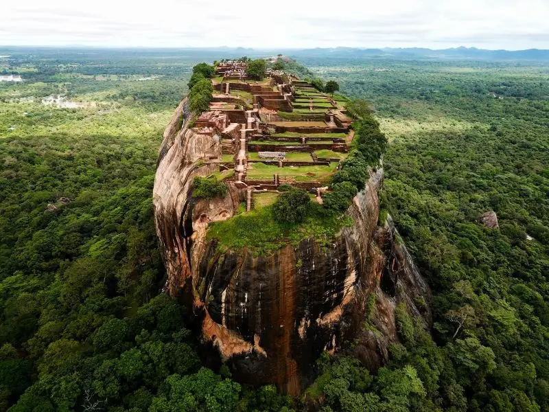 Du lịch Sri Lanka, đảo quốc y&ecirc;n b&igrave;nh ngo&agrave;i ngo&agrave;i khơi xa 13