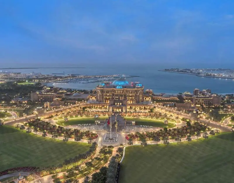 Emirates Palace, kh&aacute;ch sạn d&aacute;t v&agrave;ng 7 sao xa hoa bậc nhất Abu Dhabi 2