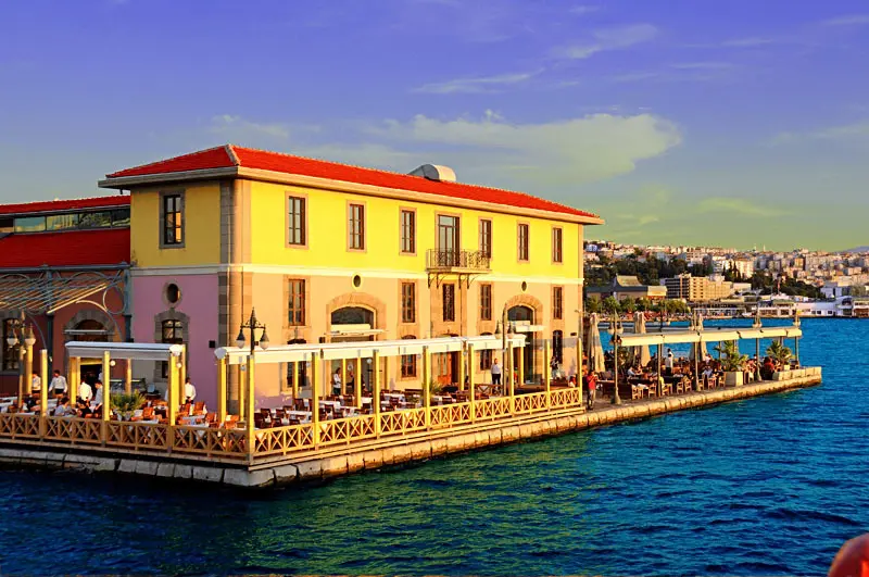 Izmir mang m&agrave;u sắc kh&aacute;c biệt b&ecirc;n v&ugrave;ng biển Aegean Thổ Nhĩ Kỳ 10