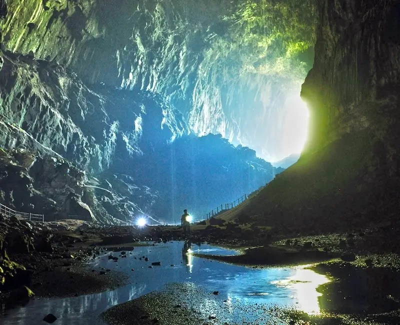 Kh&aacute;m ph&aacute; vi&ecirc;n ngọc qu&yacute; Gunung Mulu được UNESCO vinh danh 4