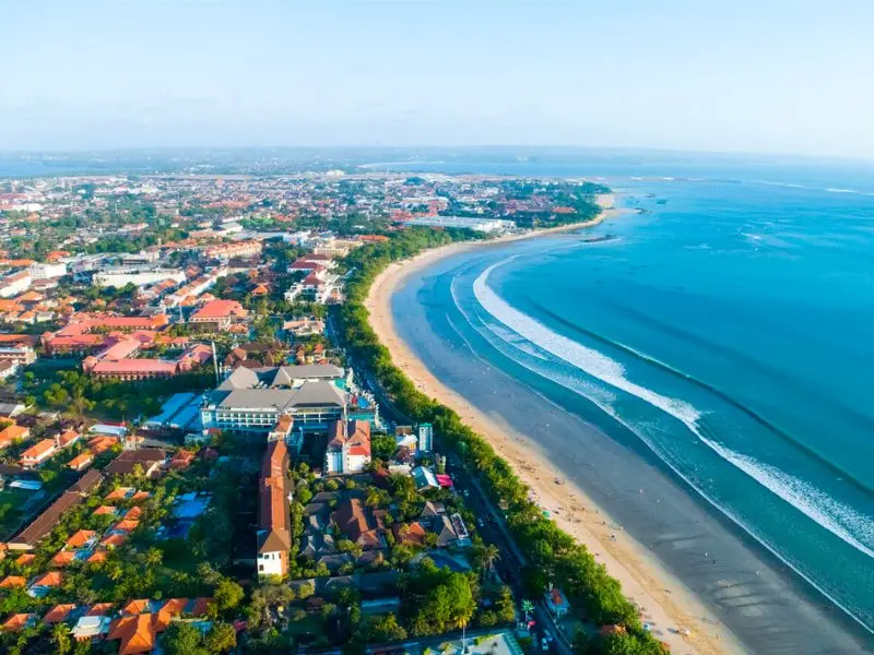 Kuta từ l&agrave;ng ch&agrave;i hoang vắng đến thi&ecirc;n đường du lịch Bali 2
