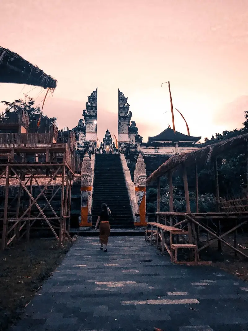 Lempuyang temple, một trong sáu kỳ quan mới của thế giới tại Bali 6
