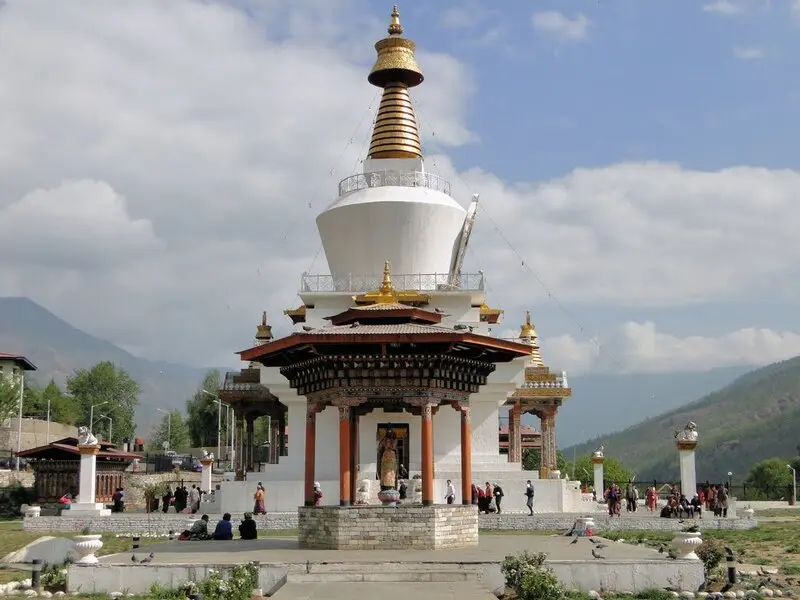 Review Thimphu thủ đ&ocirc; Bhutan b&igrave;nh y&ecirc;n kh&ocirc;ng c&oacute; đ&egrave;n giao th&ocirc;ng 6