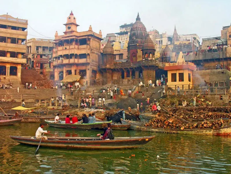 Th&aacute;nh địa Varanasi kỳ b&iacute; v&agrave; linh thi&ecirc;ng tại Ấn Độ 9