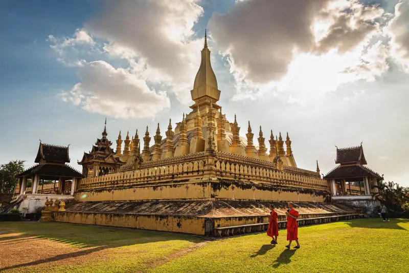 Thành phố Luông Pha Băng cổ kính nằm bên dòng sông Mê Kong 3