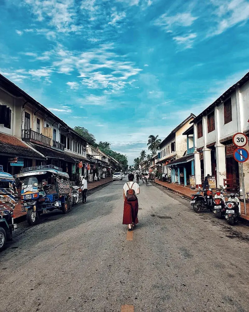 Thành phố Luông Pha Băng cổ kính nằm bên dòng sông Mê Kong 6