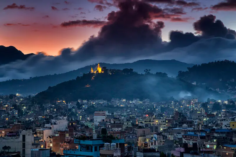 Thủ đ&ocirc; Kathmandu Nepal linh thi&ecirc;ng b&ecirc;n tiếng kinh cầu 2