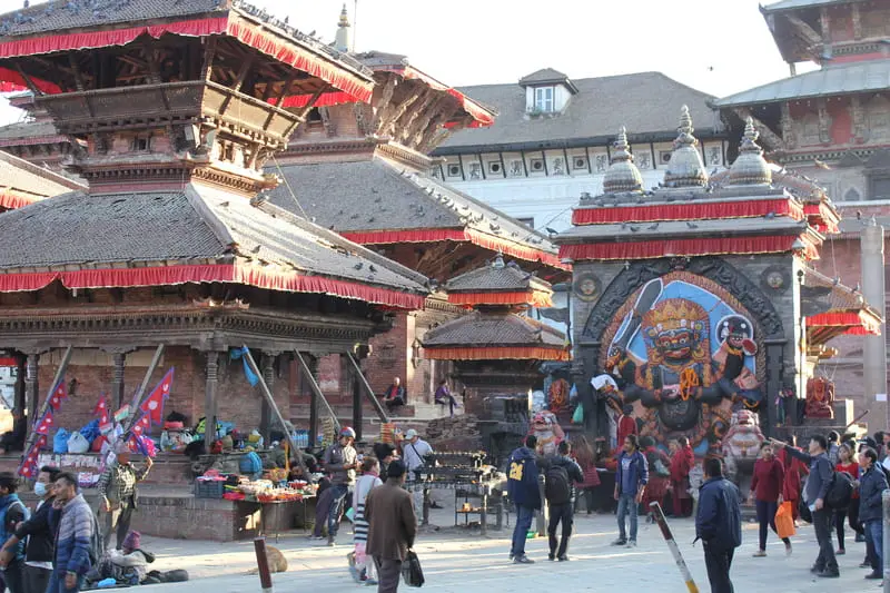 Thủ đ&ocirc; Kathmandu Nepal linh thi&ecirc;ng b&ecirc;n tiếng kinh cầu 8