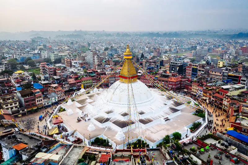 Thủ đ&ocirc; Kathmandu Nepal linh thi&ecirc;ng b&ecirc;n tiếng kinh cầu 9