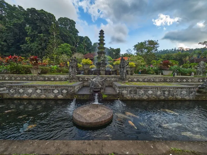 Trải nghiệm cung điện nước Tirta Gangga đầy độc đ&aacute;o của Bali 4