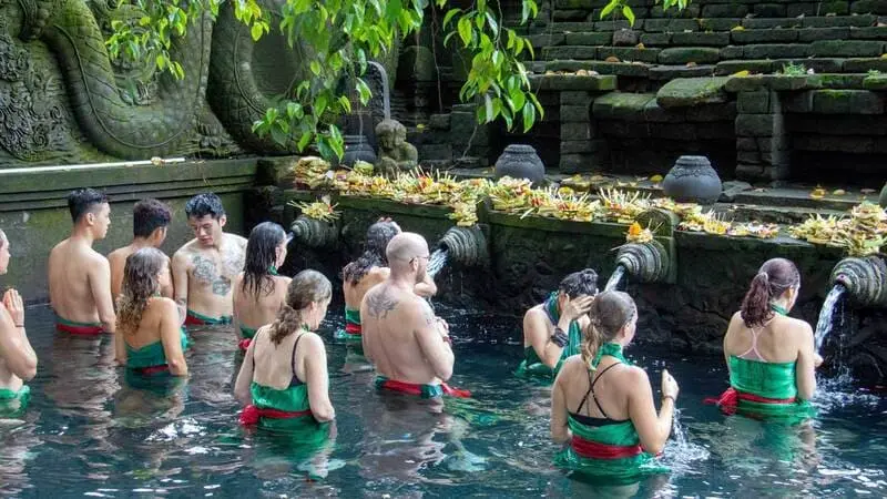 Trải nghiệm du lịch Ubud, nơi rực rỡ sắc m&agrave;u văn h&oacute;a bản địa Bali 8