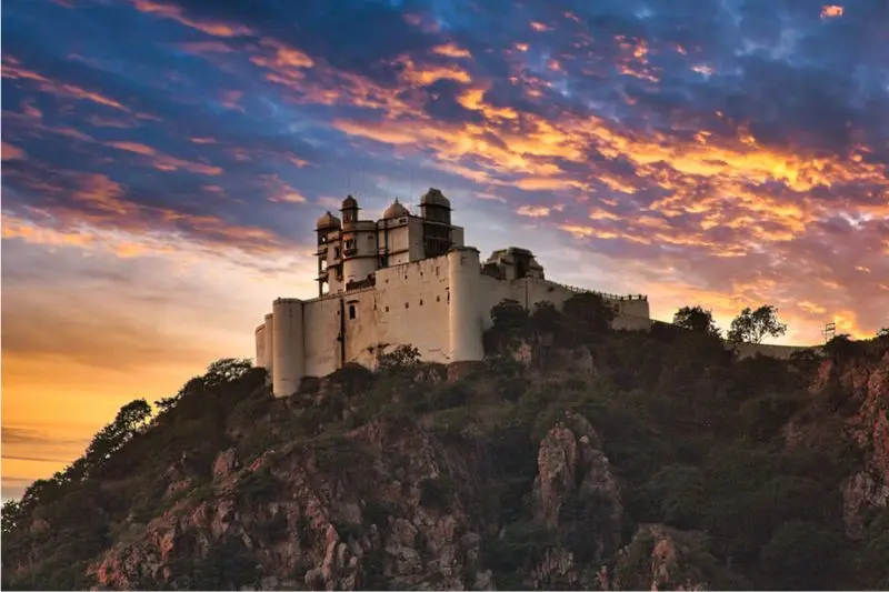 Udaipur, th&agrave;nh phố trắng bước ra từ cổ t&iacute;ch Ấn Độ 7