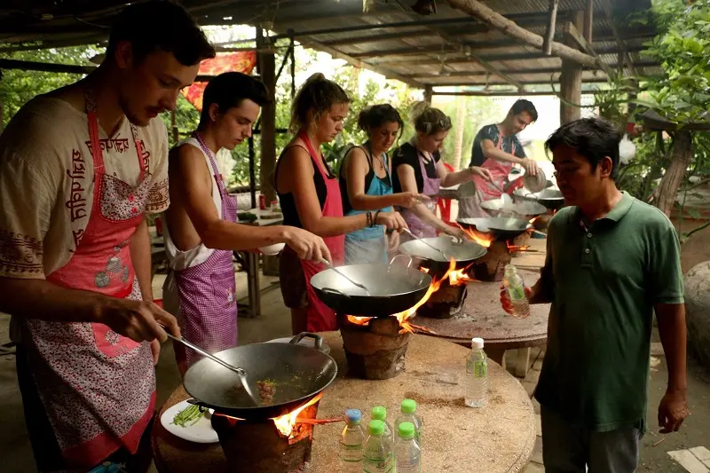 Vi&ecirc;n ngọc th&ocirc; Battambang y&ecirc;n ắng ẩn m&igrave;nh giữa l&ograve;ng Campuchia 14