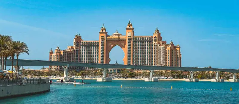 Vui chơi thỏa th&iacute;ch tại đảo cọ Palm Jumeirah đầy sức sống 12
