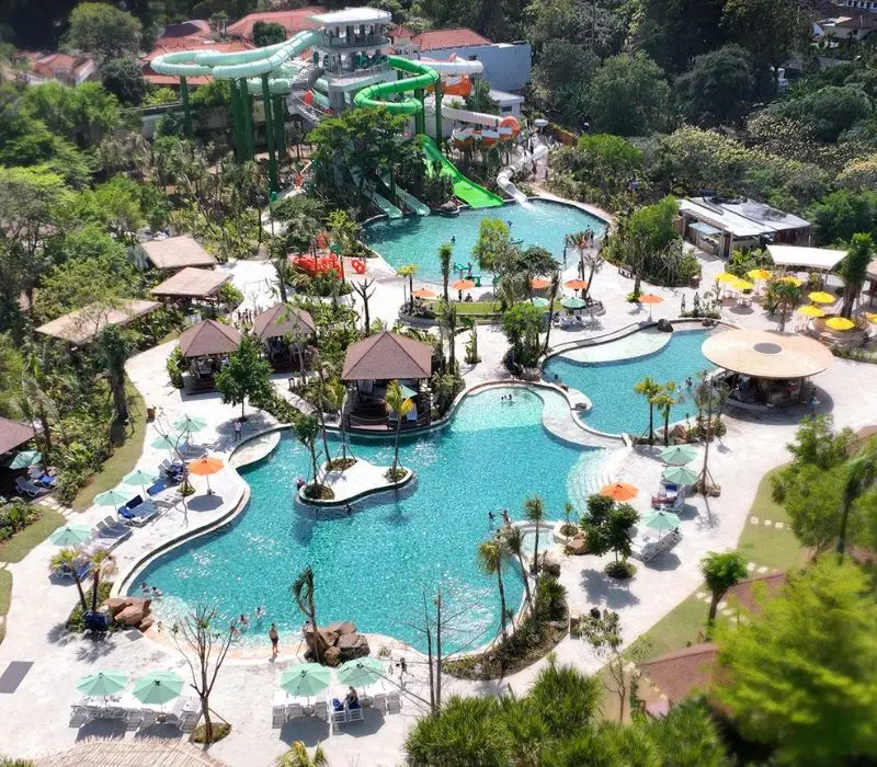Đường trượt nước Waterbom Bali khuấy đảo cuối tuần sôi động