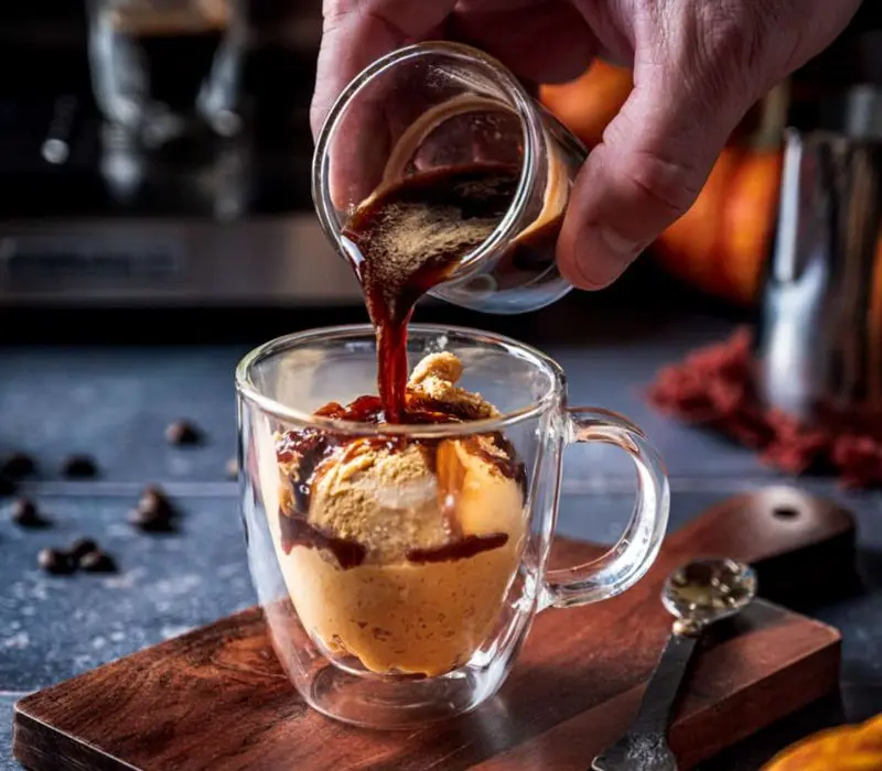 Affogato: Tách cà ph&ecirc; với kem gelato đặc sản từ nước Ý 3
