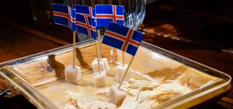 C&aacute; mập thối H&aacute;karl Iceland m&oacute;n ăn kh&ocirc;ng d&agrave;nh cho tất cả mọi người 9