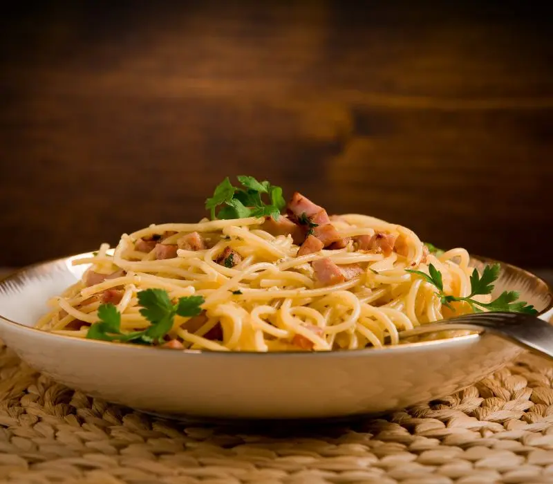 Carbonara l&agrave; g&igrave;? Kh&aacute;m ph&aacute; m&oacute;n mỳ &Yacute; ngon trứ danh khắp thế giới 6