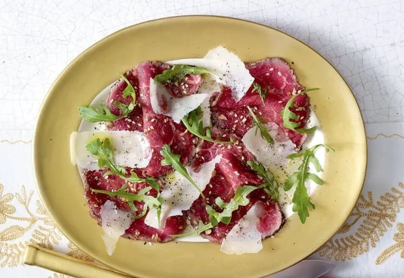 Carpaccio: M&oacute;n ăn khai vị truyền thống nổi tiếng của &Yacute; 12