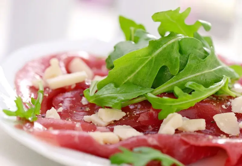Carpaccio: M&oacute;n ăn khai vị truyền thống nổi tiếng của &Yacute; 11