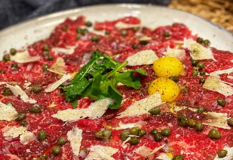 Carpaccio: M&oacute;n ăn khai vị truyền thống nổi tiếng của &Yacute; 5