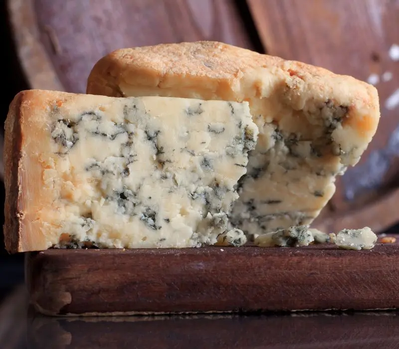 Chinh phục vị giác với Gorgonzola: Phô mai xanh trứ danh của Ý 2
