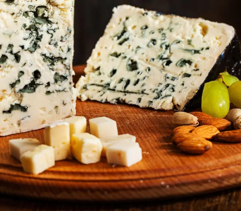 Chinh phục vị giác với Gorgonzola: Phô mai xanh trứ danh của Ý 9