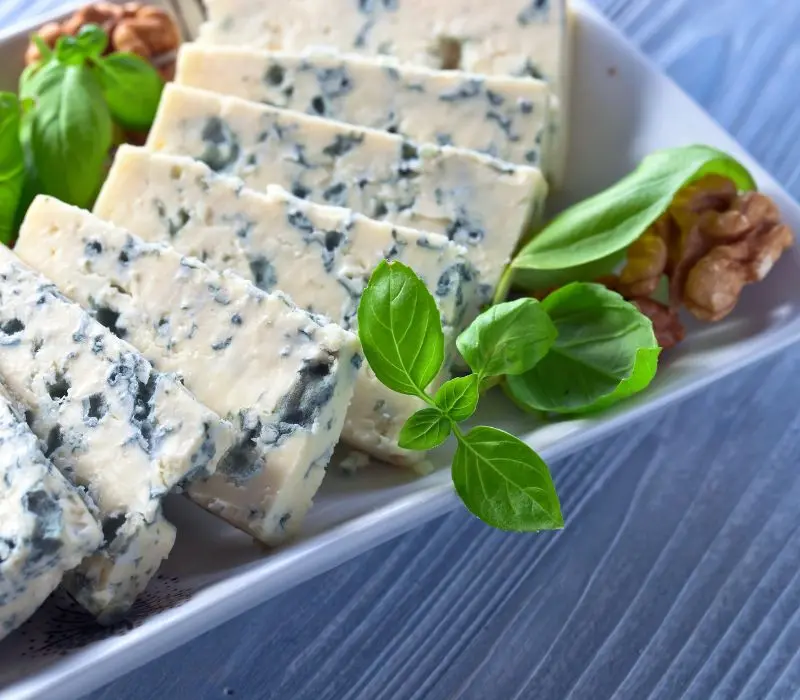 Chinh phục vị giác với Gorgonzola: Phô mai xanh trứ danh của Ý 3