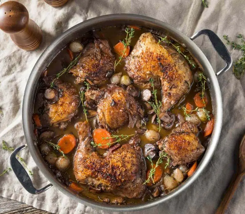 Coq au Vin: M&oacute;n g&agrave; hầm vang đỏ kinh điển nước Ph&aacute;p 2