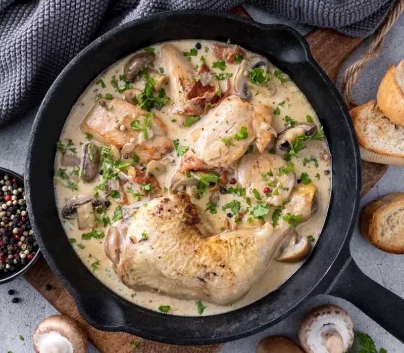 Coq au Vin: M&oacute;n g&agrave; hầm vang đỏ kinh điển nước Ph&aacute;p 6