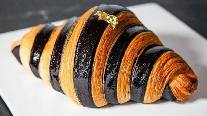 Croissant: Tinh hoa nước Pháp trong từng lớp vỏ giòn tan 7