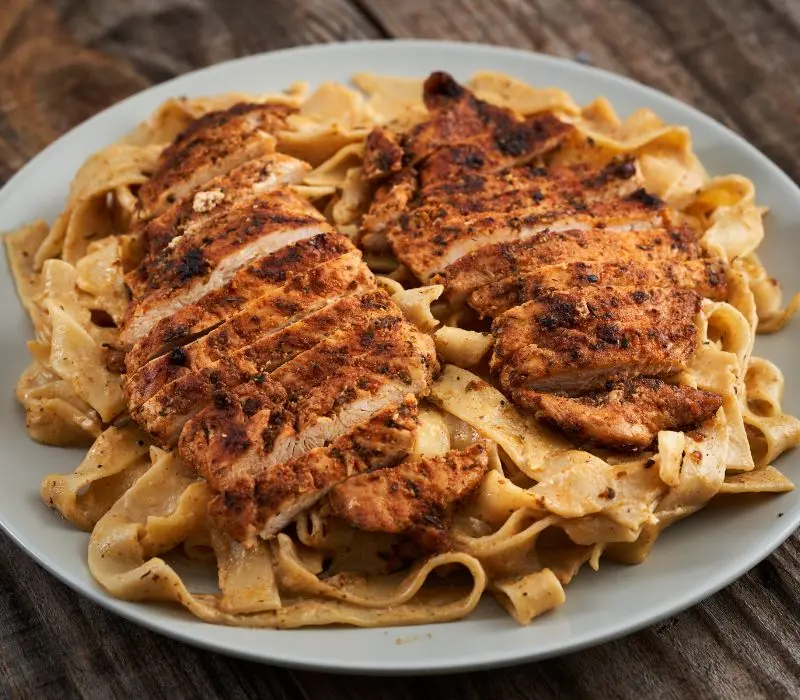 Fettuccine, kh&aacute;m ph&aacute; hương vị tinh tế của m&oacute;n m&igrave; &Yacute; nổi tiếng 11