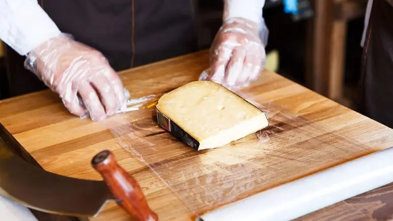 Hảo hạng hương vị ph&ocirc; mai Parmesan đến từ nước &Yacute; 10