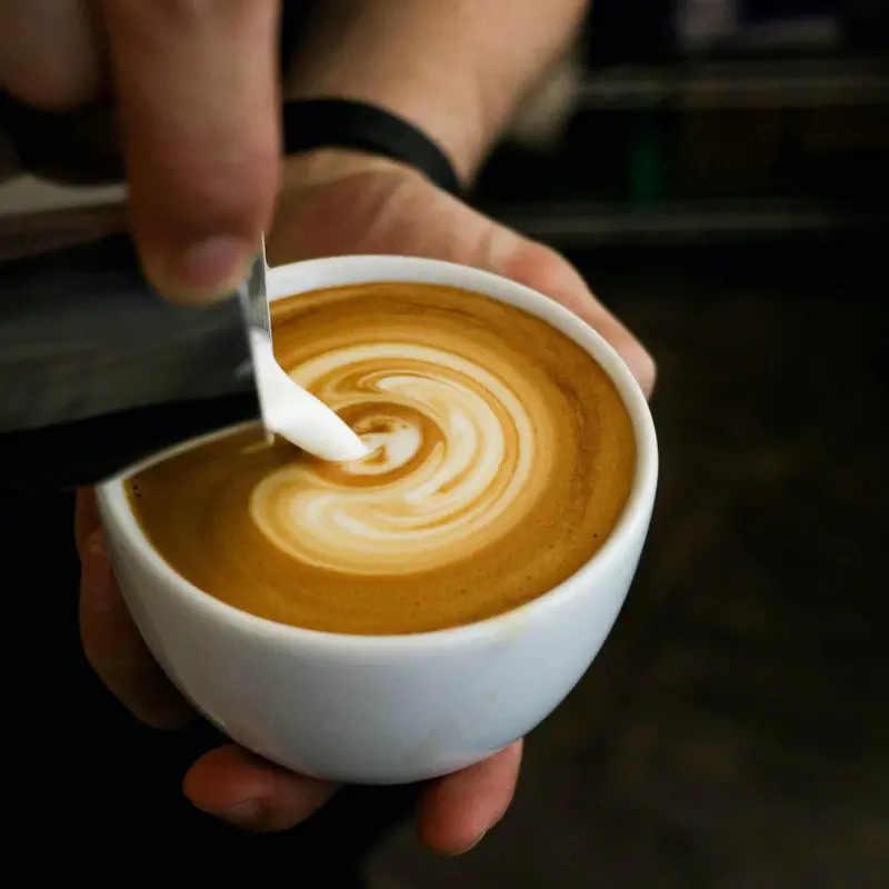 Latte l&agrave; g&igrave;? Nguồn gốc, c&aacute;ch pha, c&aacute;c loại Latte phổ biến 3