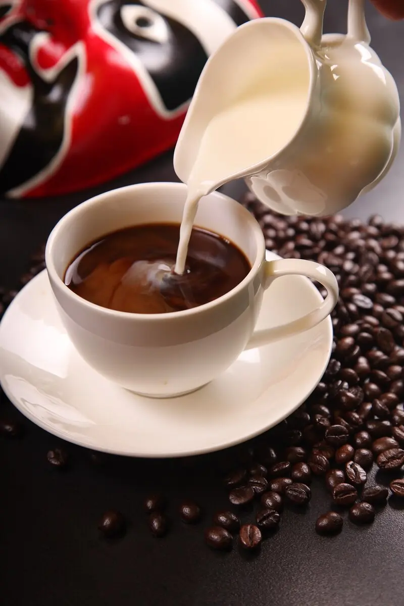 Latte l&agrave; g&igrave;? Nguồn gốc, c&aacute;ch pha, c&aacute;c loại Latte phổ biến 4