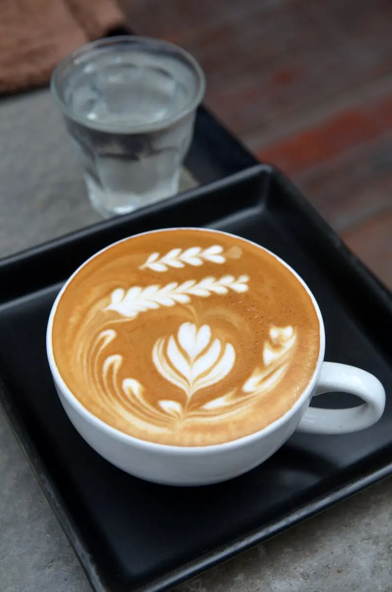 Latte l&agrave; g&igrave;? Nguồn gốc, c&aacute;ch pha, c&aacute;c loại Latte phổ biến 9