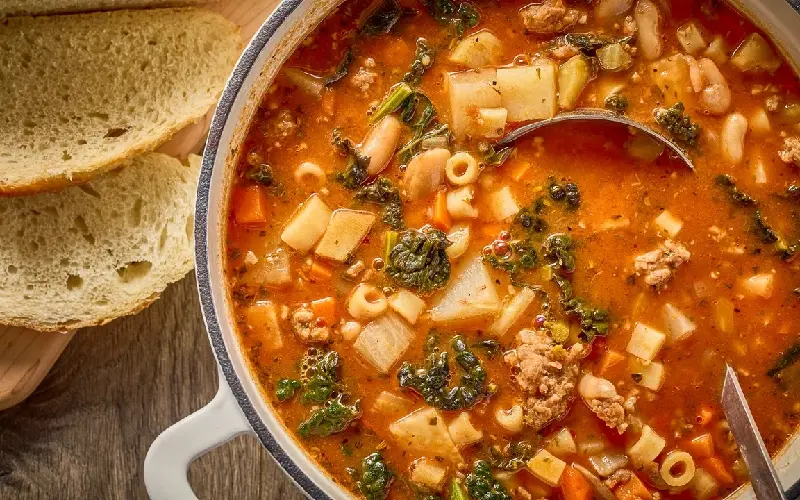 Minestrone l&agrave; g&igrave;? Kh&aacute;m ph&aacute; m&oacute;n s&uacute;p rau củ nổi tiếng ở nước &Yacute; 11