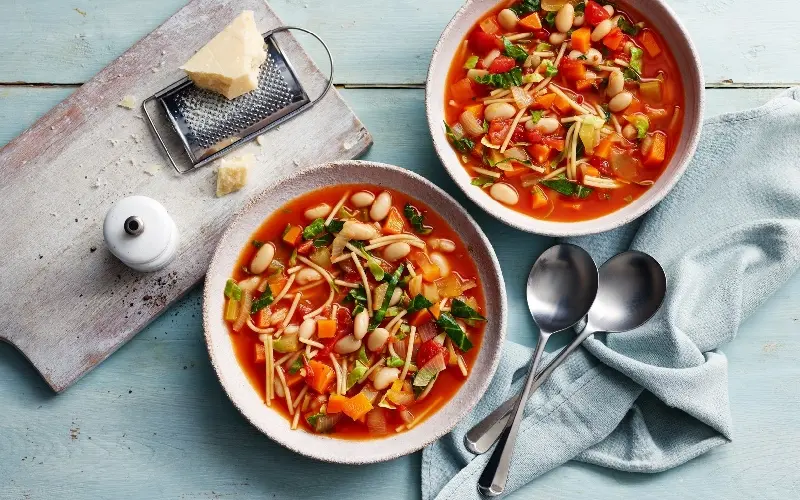 Minestrone l&agrave; g&igrave;? Kh&aacute;m ph&aacute; m&oacute;n s&uacute;p rau củ nổi tiếng ở nước &Yacute; 6