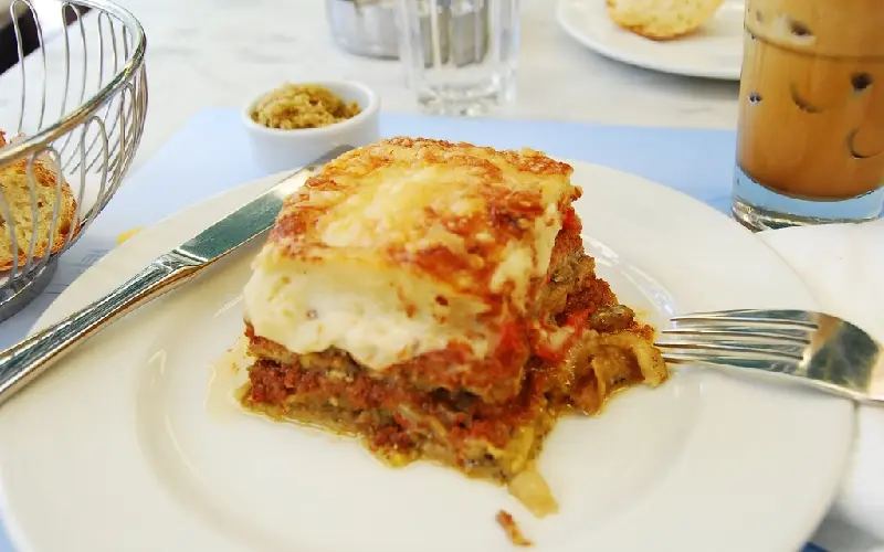 Moussaka: M&oacute;n c&agrave; t&iacute;m nướng kiểu Hy Lạp khiến bạn kh&oacute; cưỡng 11