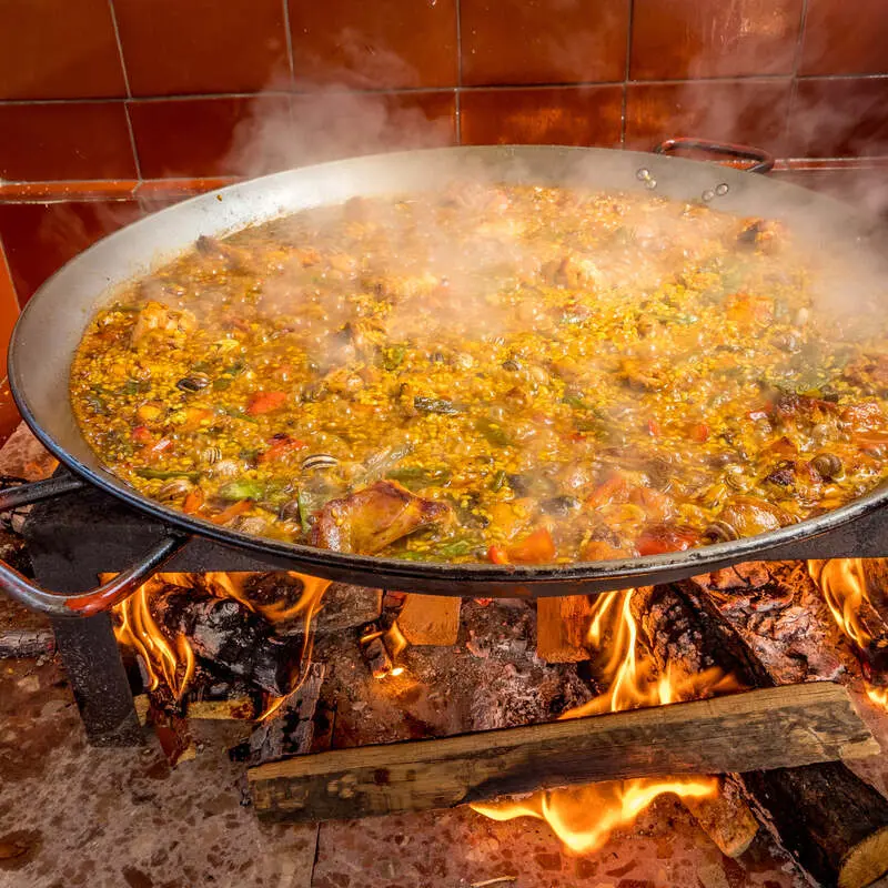 Paella: M&oacute;n cơm trứ danh của nền ẩm thực T&acirc;y Ban Nha 7