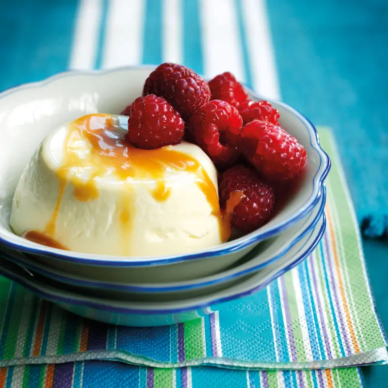 Panna Cotta l&agrave; g&igrave;? C&ocirc;ng thức l&agrave;m chuẩn vị kiểu &Yacute; 2