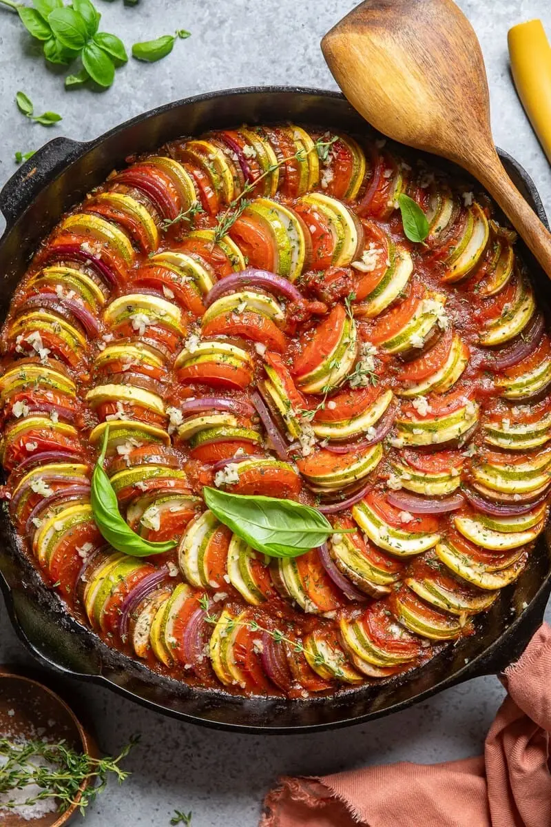 Ratatouille: Từ m&oacute;n hầm n&ocirc;ng d&acirc;n đến biểu tượng ẩm thực Ph&aacute;p 6
