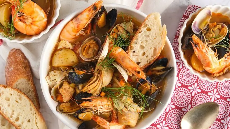 S&uacute;p c&aacute; Bouillabaisse đặc sản nức tiếng v&ugrave;ng Marseille Ph&aacute;p 3