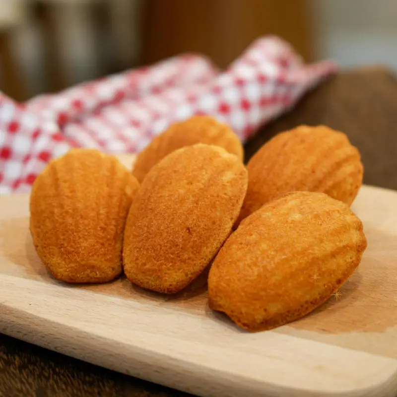 T&igrave;m hiểu về b&aacute;nh con s&ograve; Madeleine thơm ngon, hấp dẫn 2