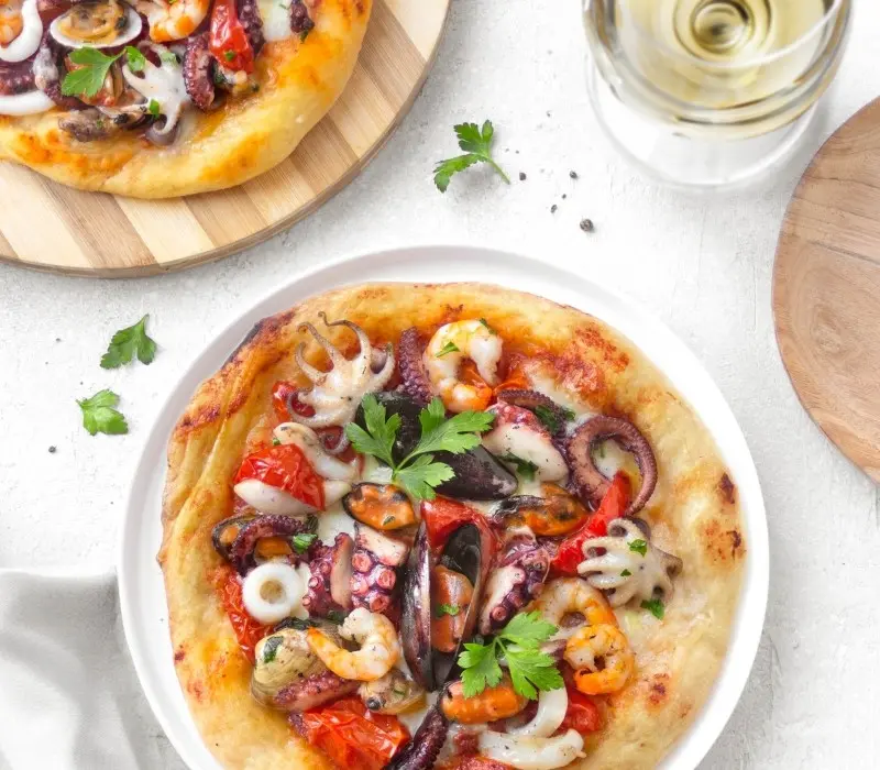 Khám phá món Pizza Ý: Đặc điểm và các loại pizza