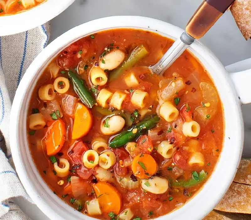 Minestrone là gì? Khám phá món súp rau củ nổi tiếng ở nước Ý