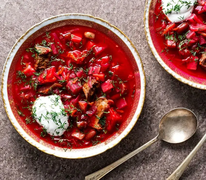 Thưởng thức borsch, món ăn mang hương vị đặc trưng của Đông Âu