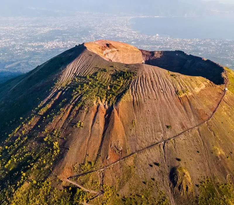 Ấn tượng trước núi lửa Vesuvius kỳ vĩ và độc đáo